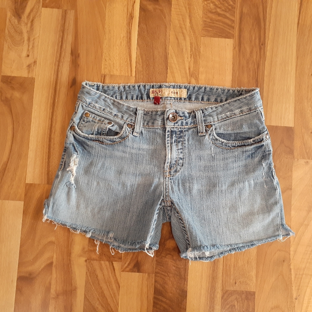 BKE Kate Fit Cut Off Shorts